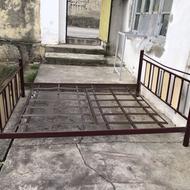 تخت دو نفره