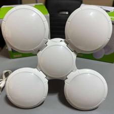 چراغ شارژی با نور خورشید و کابل شارژ