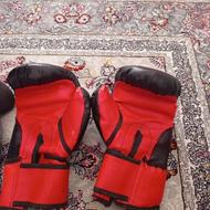 یک جفت دستکش بوکس برای نوجوانان