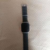 یک عدد ساعت مچی در حد نو