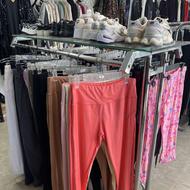 رگال لباس رو شیشه دار