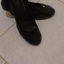 بلوز زنانه و کفش