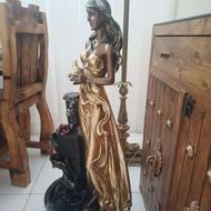 میز و آبنما فرشته