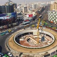 فروشنده و همکار خانم و اقا