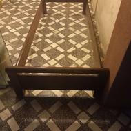 تخت چوبی کاملا سالم بدون کفی