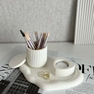 اکسسوری های میز آرایشی