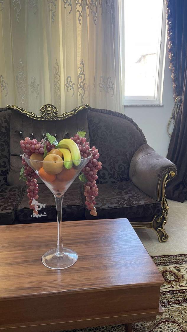 جام شیشه ای دکوری تزئینی همراه با میوه