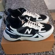 دو جفت کتانی نیو بالانس سایز 42