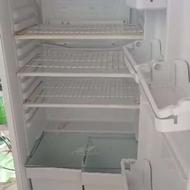 یخچال کاملا سالم و نو بشرط