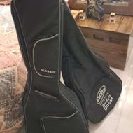 کیف گیتار سالم . وسایل دیگه هم هست