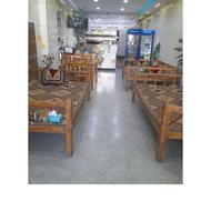 به یک خانم جهت کار اشپزخانه