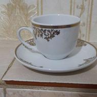 2 دست فنجان چای خوری و 2 عدد شکرپاش سرویس چینی