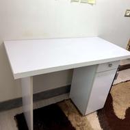 میز تحریر در حد نو