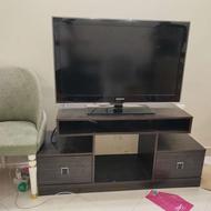 تلویزیون و میز تلویزیون