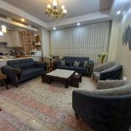 مبلمان به همراه میز