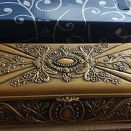 جعبه فلزی قدیمی طلایی رنگ