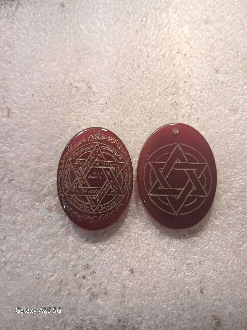 حکاکی روی فلزات و سنگ و.....