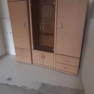 صندلی اداری جکدار ،نردبان ، رخت آویز ایستاده و کمد سه تیکه