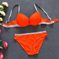 مقداری لباس زیر زنانه