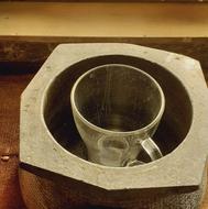 دیزی سنگی ابندی شده