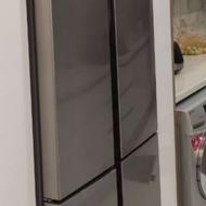 یخچال فریزر هایسنس کاملا سالم و تمیز