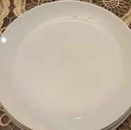 بشقاب چینی ساده سفید