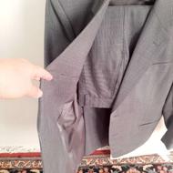 کت و شلوار طوسی رنگ