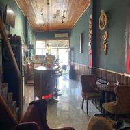 نیازمند یک همکار در کافه در شیفت عصر هستیم