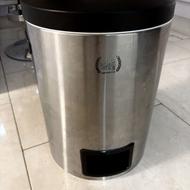 جا برنجی ظرف برنج بزرگ استیل درب فلزی مشکی