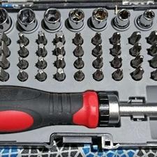 پیچ گوشتی جغجغه ای 63 تیکه و ست انبر های مینی المانی