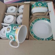 فنجون و نلبعکی ظرف میوه