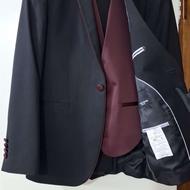 3دست کت وشلوارو تعدادی پیراهن