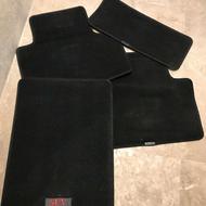 زیر پایی موکتی