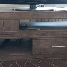 میز تلوزیون در حد نو