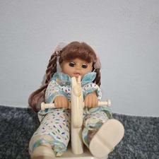 عروسک موزیکال