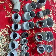 تعدادی اتصالات زانویی پولیکا