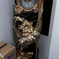 ساعت مجسمه .