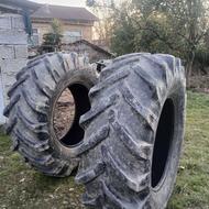 یک جفت لاستیک تراکتور