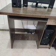 میز کامپیوتر سالم و تمیز