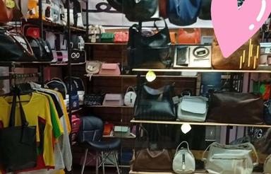 12 متری واقع در پاساژ دلگشا