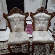 دوتا صندلی میزبان