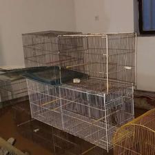 تعدادی قفس پرنده