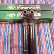 یک عدد کمک جلو همراه با دو عدد کمک عقب پژم