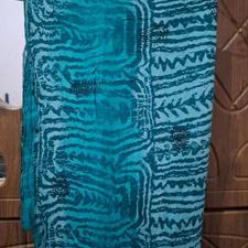 شال وروسری در رنگهای متنوع