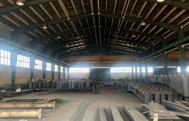 اجاره کارخانه 10000 متر جرثقیل 5 تن و 10 تن برق 200 کد 4183