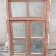 2 عدد پنجره چوبی قدیمی نزدیک 40 سال