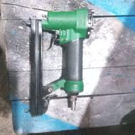 منگنه کوب بادی