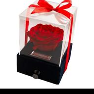 باکس کادو با رز جاودان