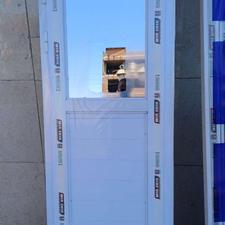 درب آلومینیومی سرویس 3 میلیون / پیویسی 3200 تومان