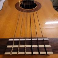 گیتار c70 در حد آکبند با کاور